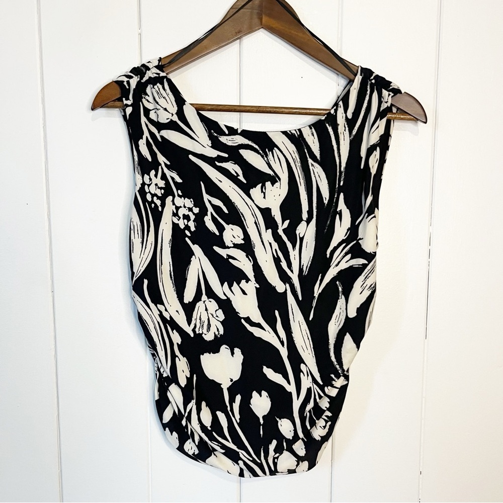 Suzy Shier Black and White Floral Top and Skirt Set. Size Medium. NWT. - Picture 6 of 12